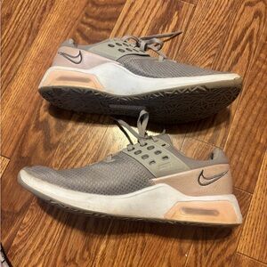 Women’s Nike Air Max Bella TR 4